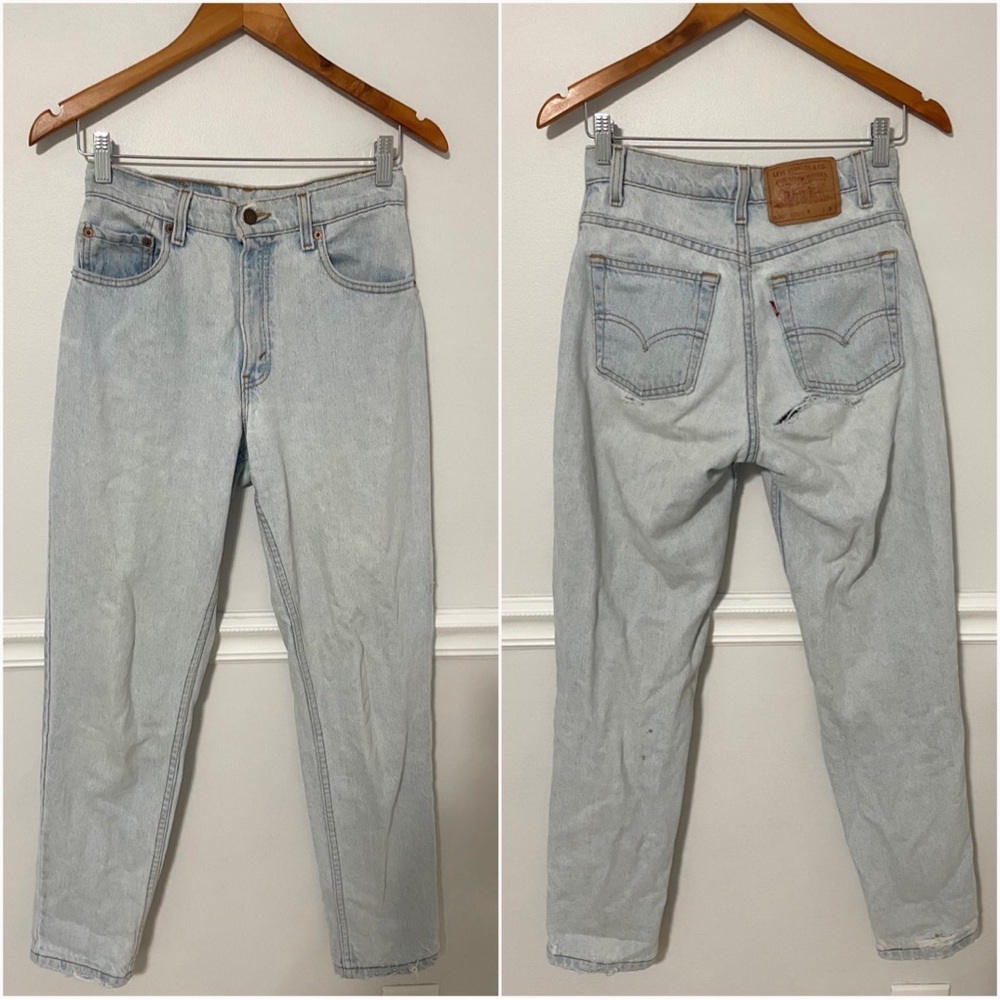 VTG Levi’s • high waisted light wash mom 550 jeans sz 0 / 25